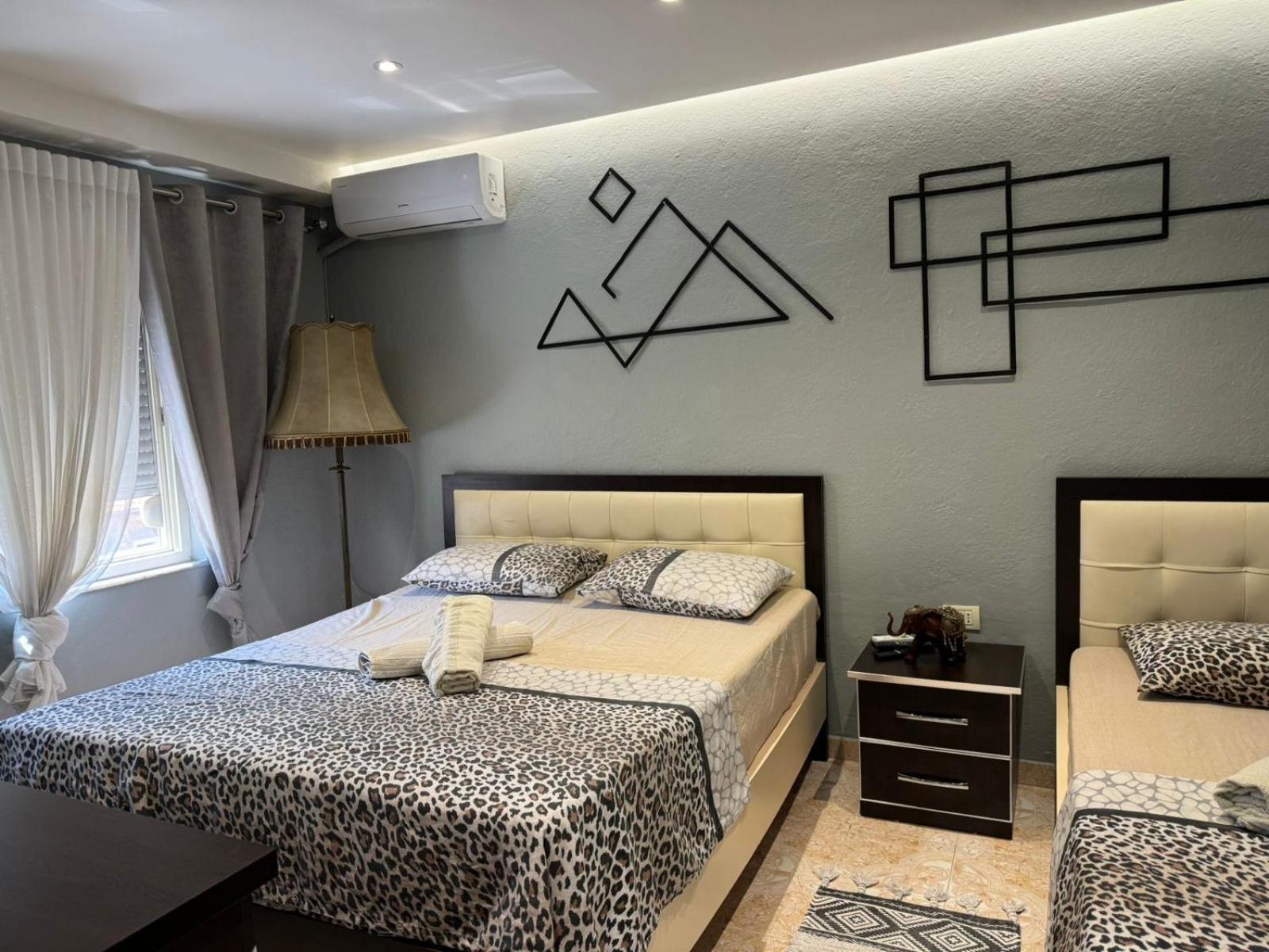 Temali Apartment Shkodër Buitenkant foto