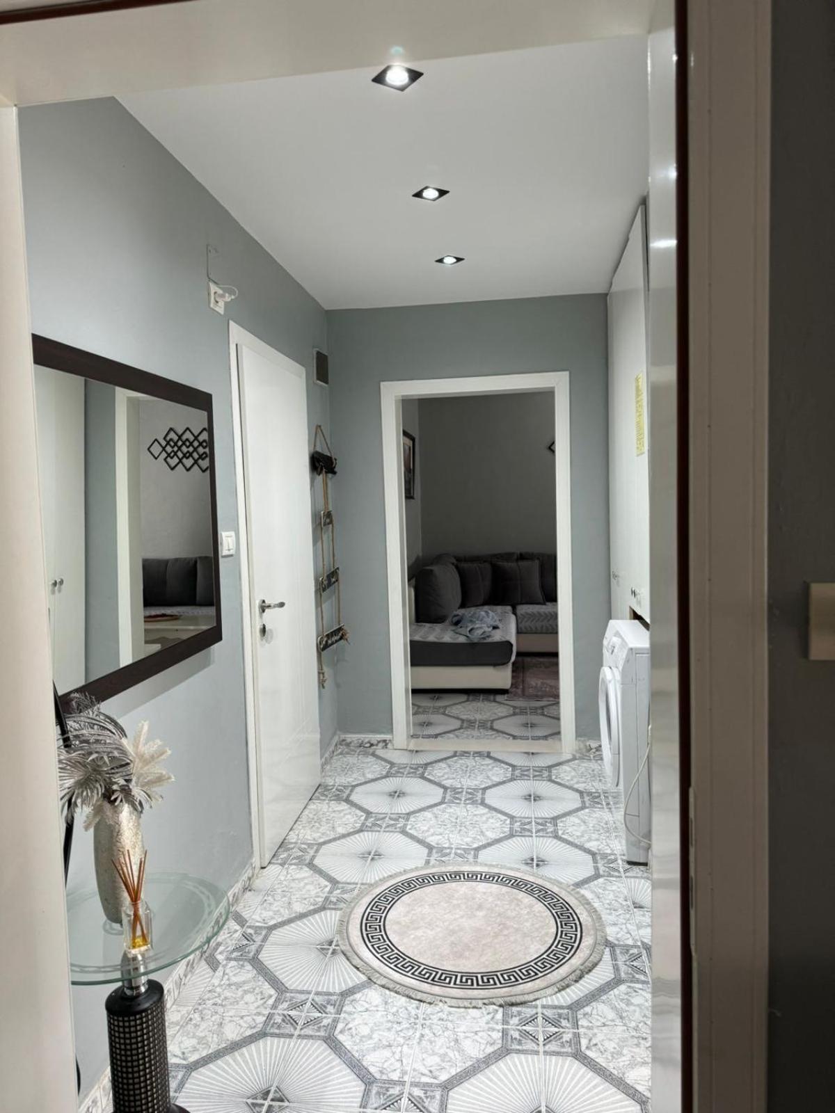 Temali Apartment Shkodër Buitenkant foto